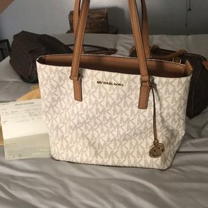 Michael Kors hand/shoulder bag